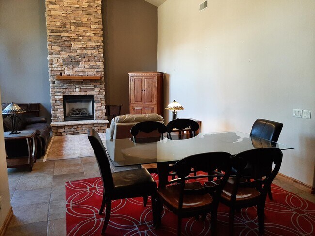 Building Photo - 135 Eaton Dr