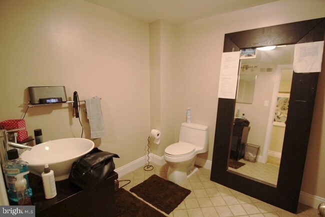 Primary Photo - 341 Dickinson St
