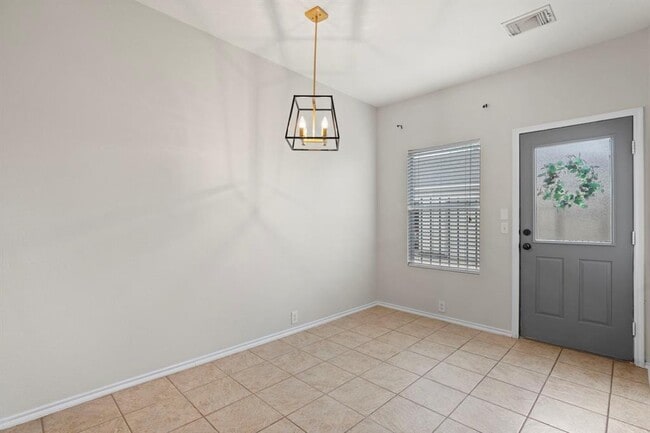 Building Photo - 9735 Coyote Creek Dr