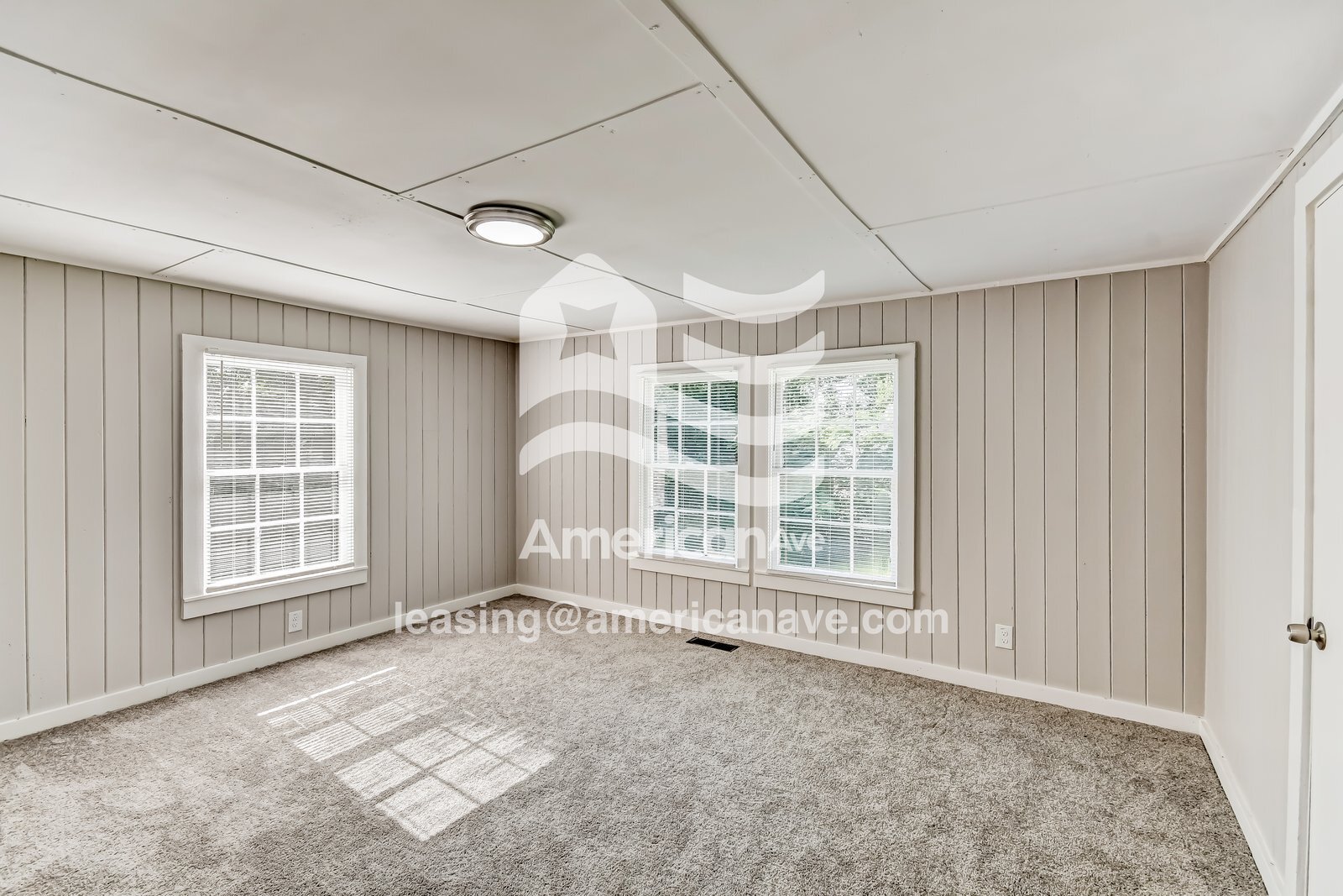 Building Photo - 1821 17th Ave E