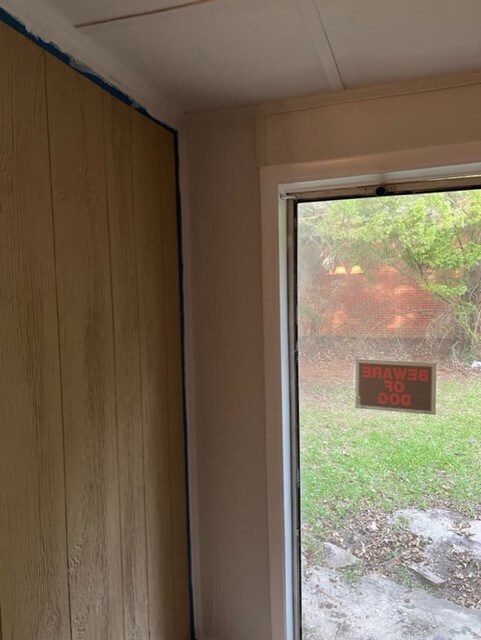 Building Photo - 106 W 6th Ave