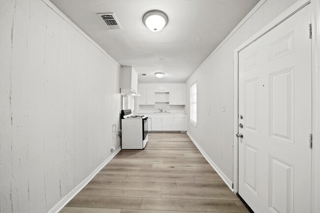 Building Photo - 505 S 4th St