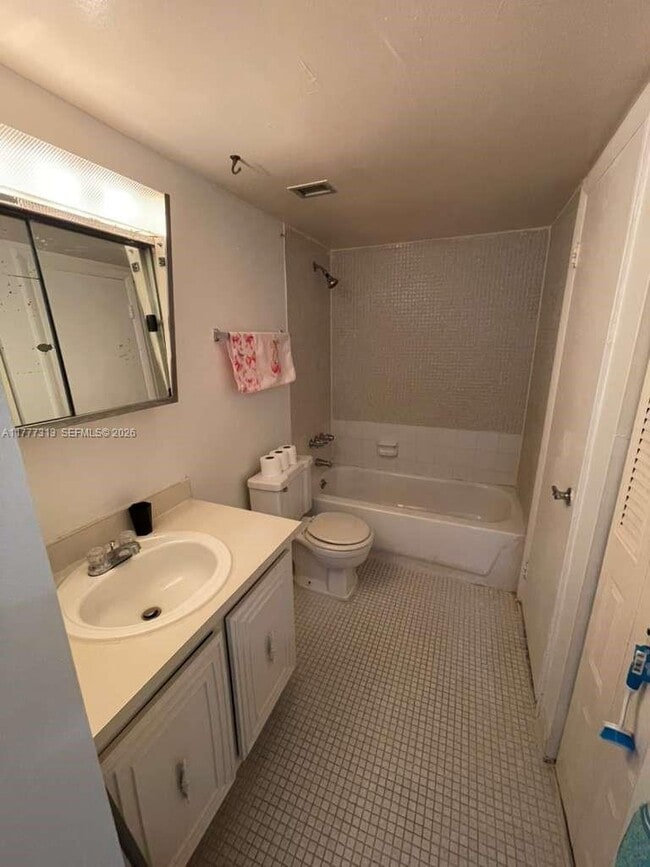 Building Photo - 496 NW 165th St