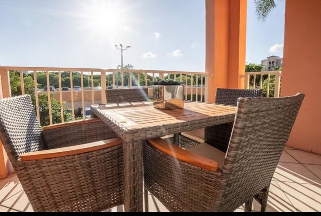 Building Photo - 19601 E Country Club Dr