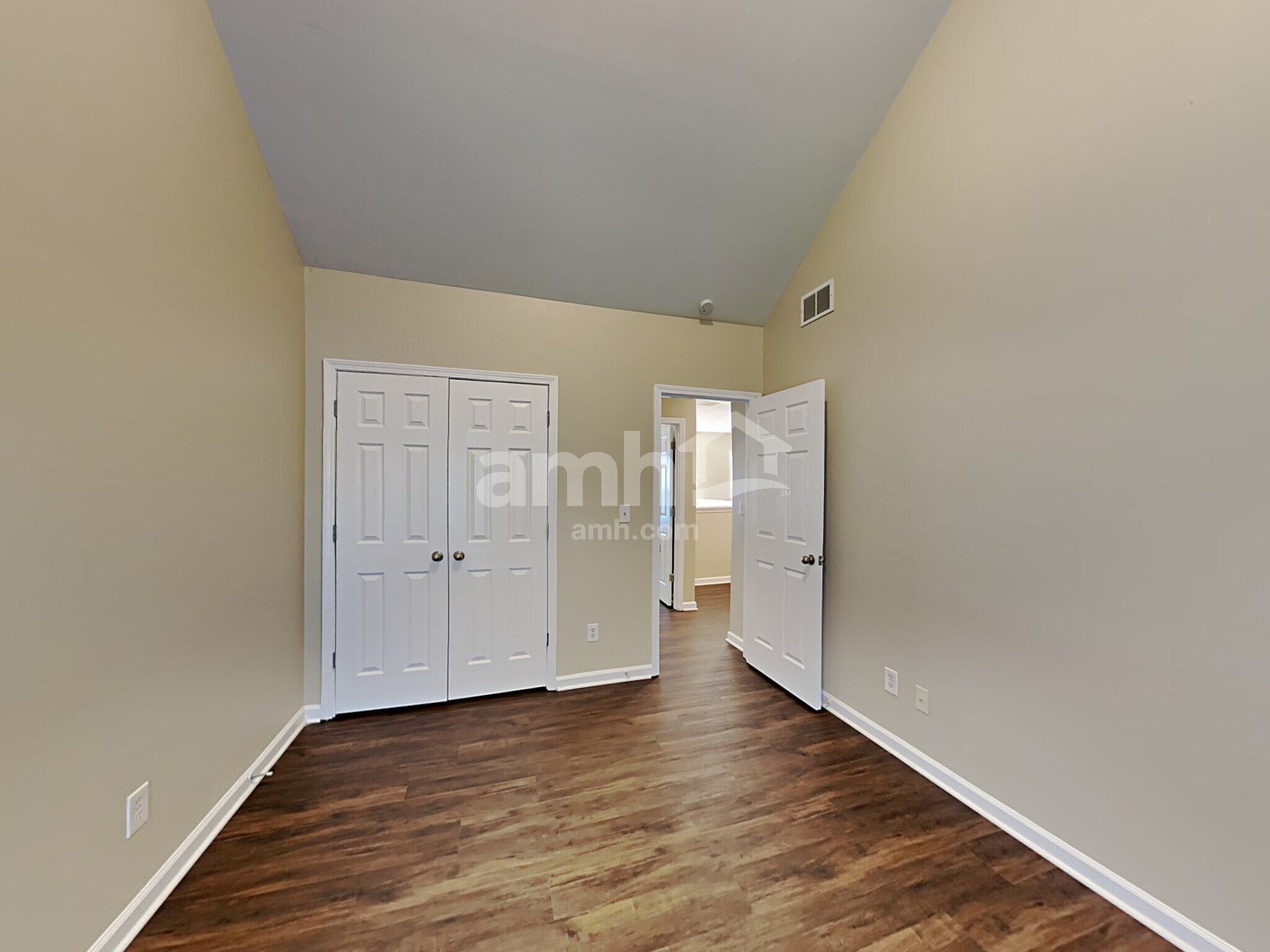 Building Photo - 916 Swallowtail View