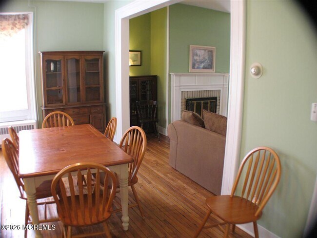 Building Photo - 642 Morford Ave
