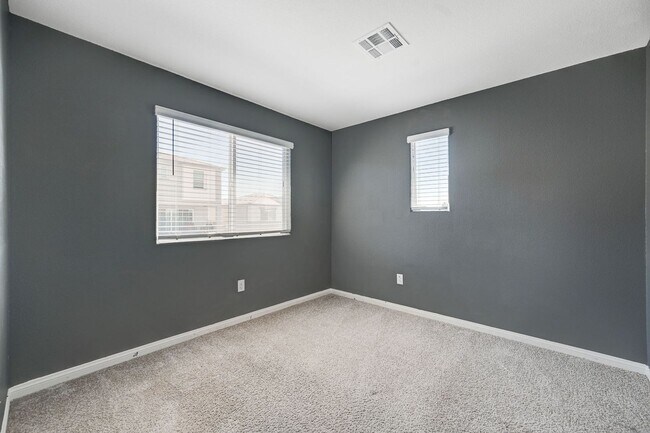 Building Photo - 2021 TOWNHOME IN GATED COMMUNITY N LAS VEGAS