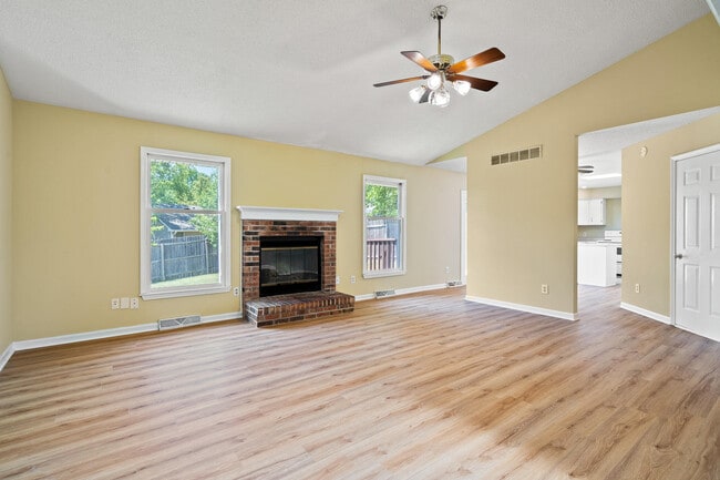 Building Photo - 2601 Hillshire Dr