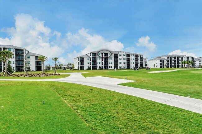 Building Photo - 12180 Wellen Golf St