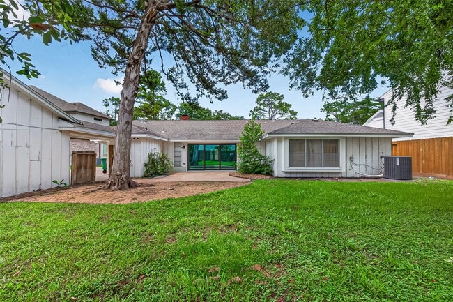 Building Photo - 12411 Pinerock Ln