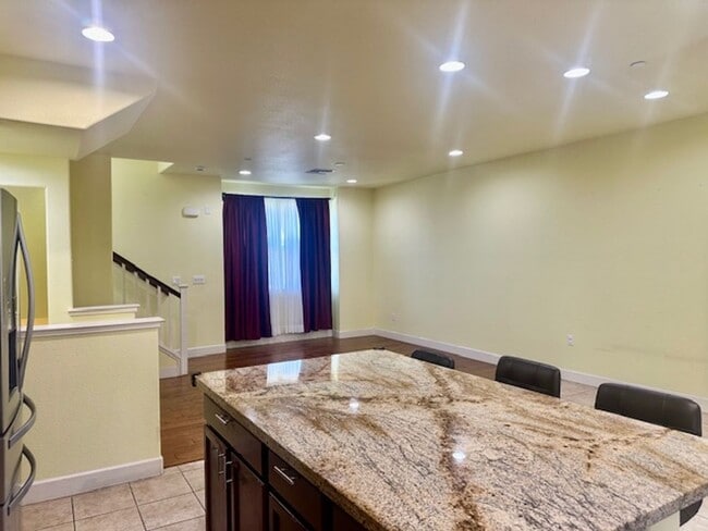 Building Photo - Gorgeous Home, Best Schools, Move In Today!