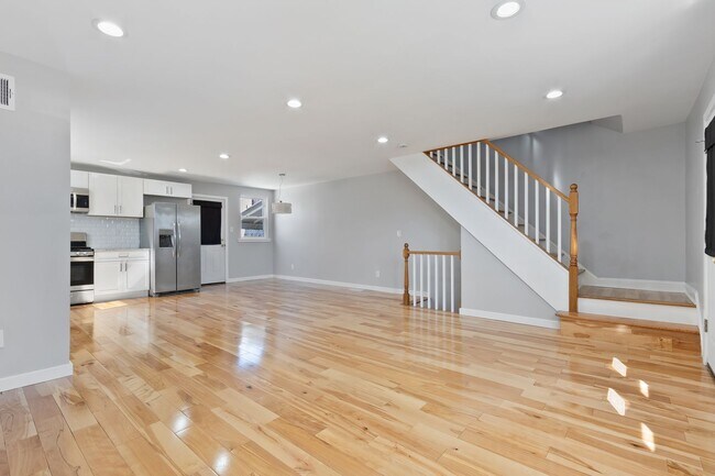 Building Photo - Wow! South Philly Modern 3 Bed 2 Bath Home! Yard! Central Air! W/D! H/W Floors! Gorgeous!