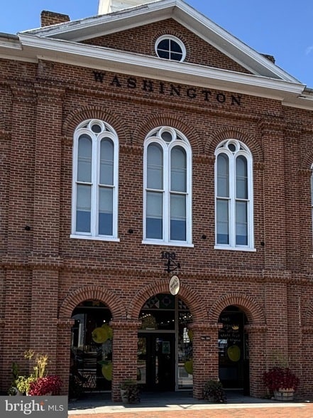 Building Photo - 400 E Liberty St