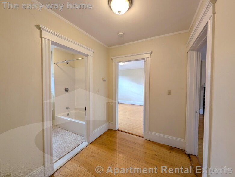 Building Photo - 6 Craigie Cir