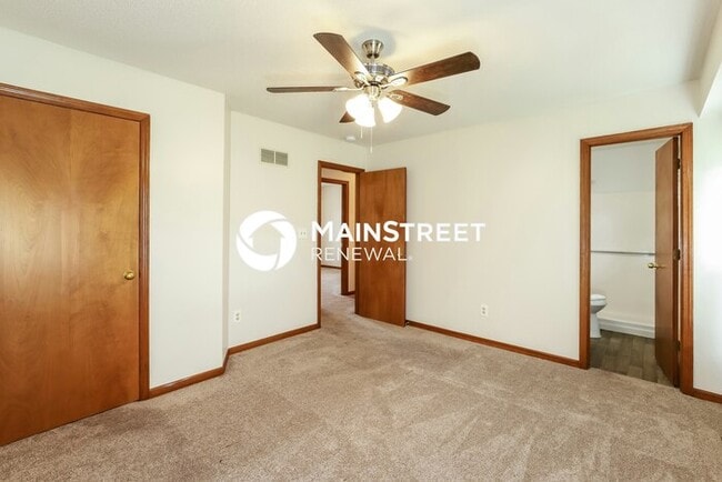 Building Photo - 3 Bedroom Pet-Friendly Home in Pleasant Valley, MO with Main Street Renewal