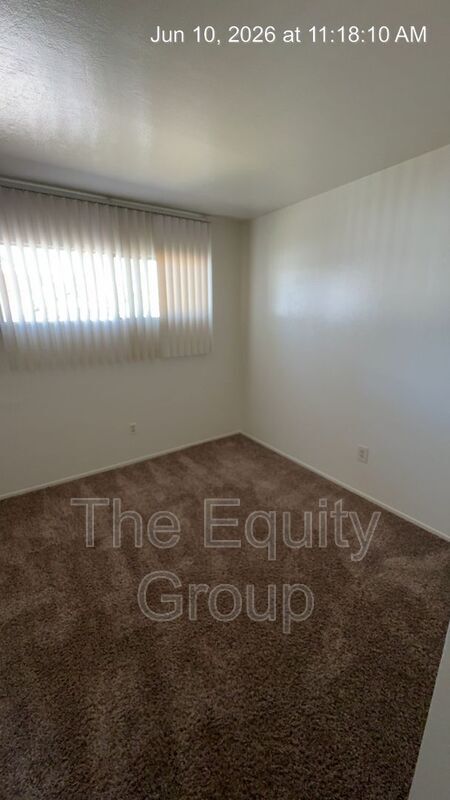 Building Photo - 331 E Elm St