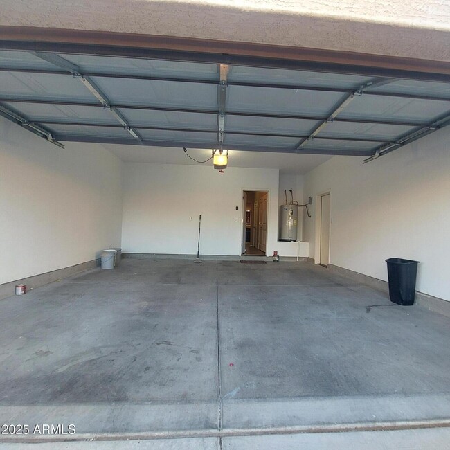 Building Photo - 10225 W Camelback Rd