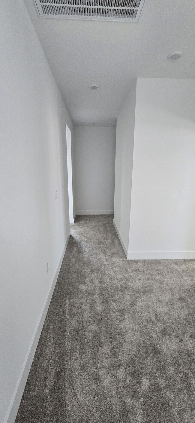Building Photo - Lathrop - Gorgeous 5 Bedroom 3 Bathroom Home