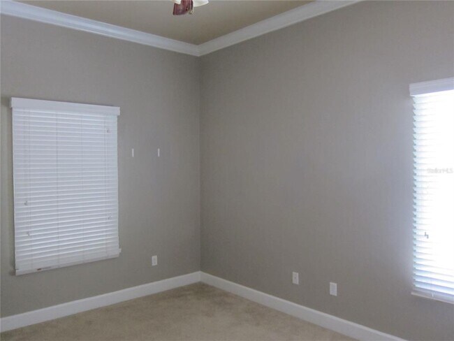 Building Photo - 5213 SW 91st Dr