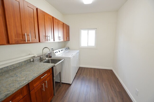 Building Photo - 45-722-722 Puohala St