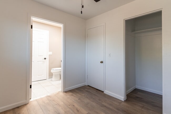 Building Photo - 300 IOLI Ranch Cir