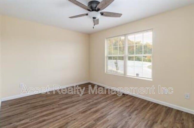 Building Photo - 932 Warrior Hill Dr