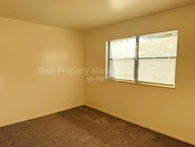 Building Photo - 505 Cross Creek Rd