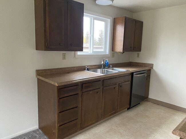 Building Photo - 2406 W 34th Ave