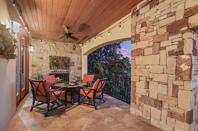 Building Photo - 211 Jack Nicklaus Dr