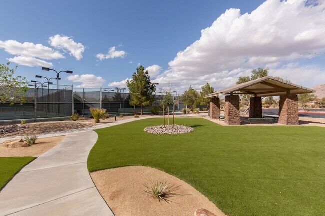 Building Photo - STALLION MOUNTAIN - HUGE 4 BEDROOM, 3 BATH UPGRADED SINGLE STORY