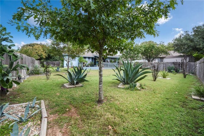 Building Photo - 1252 Lacey Oak Loop