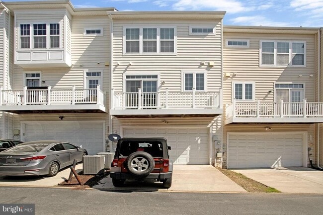 Building Photo - 505 Jurgensen Pl