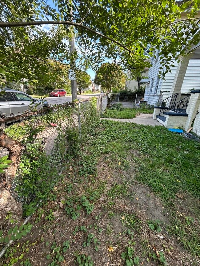 Building Photo - SPECIAL OFFER !! Cozy 2-Bedroom Home in Cleveland / Pet-Friendly / Vouchers Accepted / Available ...