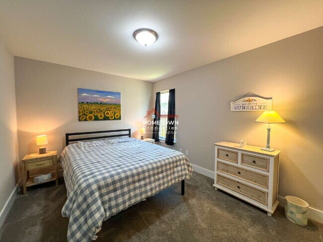 Building Photo - Furnished 3-Bed Oasis on Dunridge Drive wi...