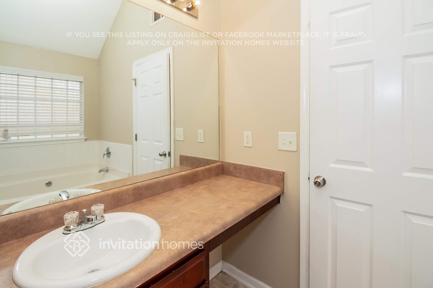 Building Photo - 215 Marriott Dr