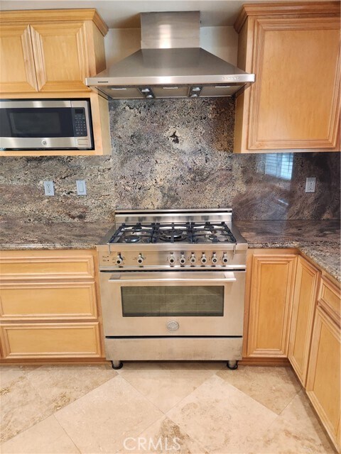 Building Photo - 4754 La Villa Marina