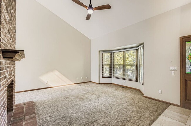 Building Photo - 7663 S Cove Cir