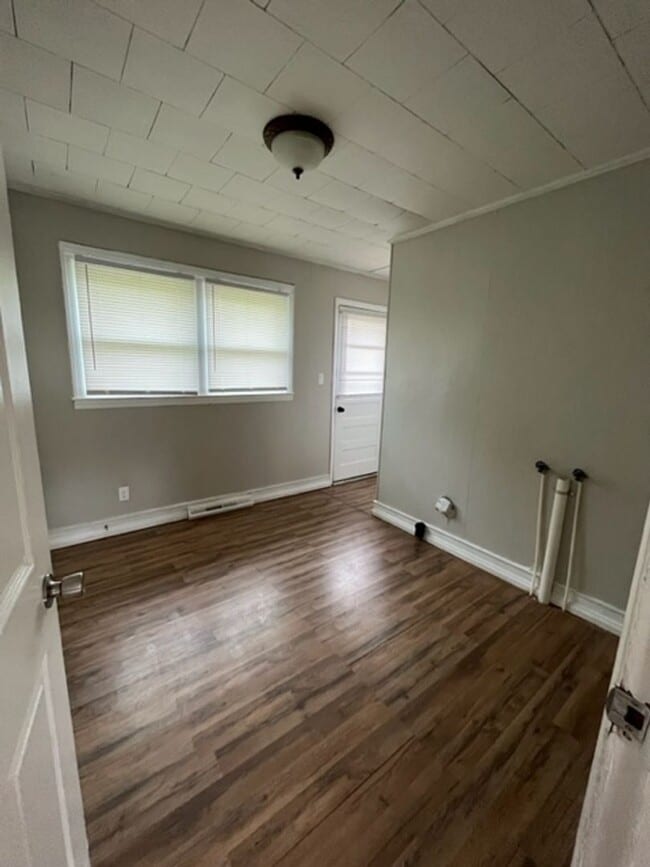 Building Photo - 2 bed 1 Bath Home Mount Airy NC