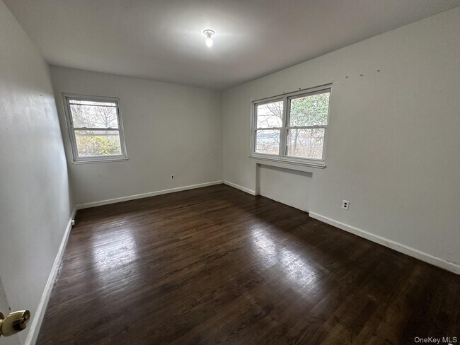 Building Photo - 35 Dickinson Ave