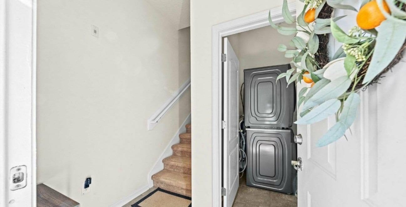 Building Photo - 213 Larkin Pl