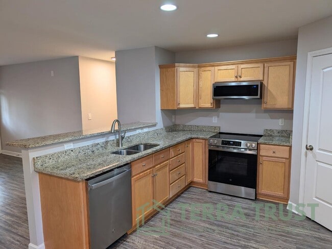 Building Photo - 806 Grace Ave