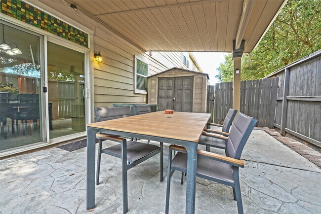 Building Photo - 8050 Montague Manor Ln