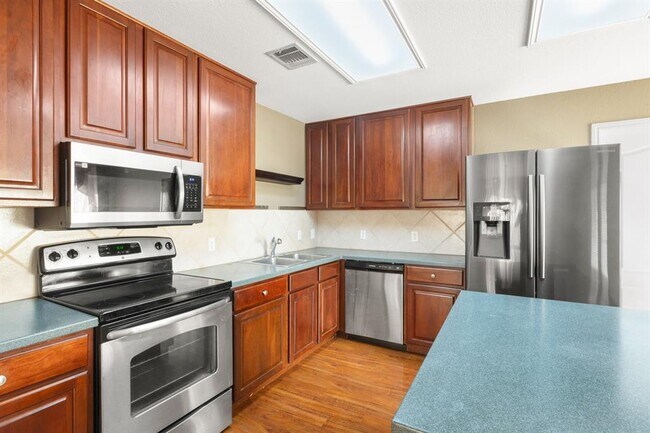 Building Photo - 300 Emerald Fields Ln