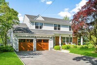 Building Photo - 685 Barrymore Ln