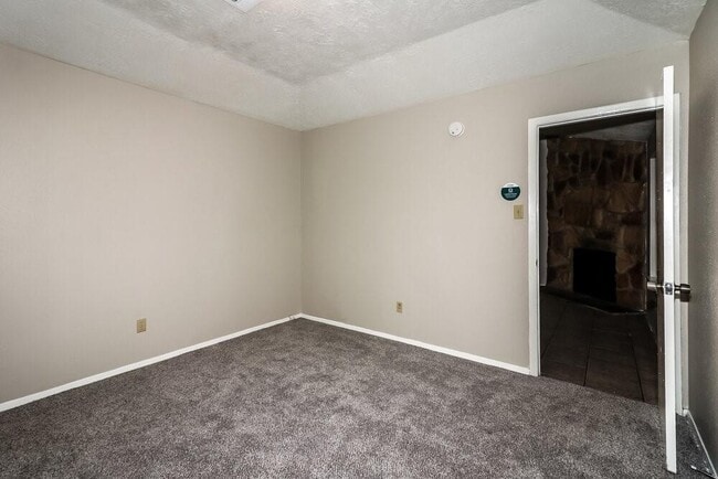 Building Photo - 14871 Shottery Dr