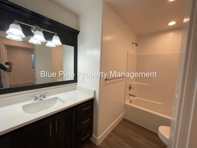 Building Photo - 5844 Wildrose Ave