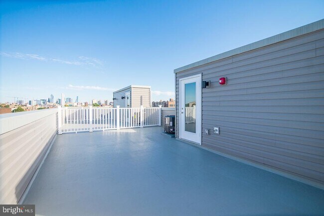 Building Photo - 129 S 49th St