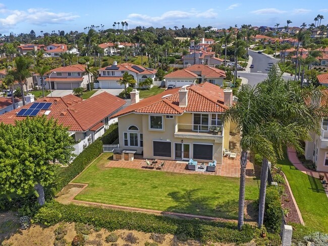 Building Photo - Gorgeous Home with Amazing Views!