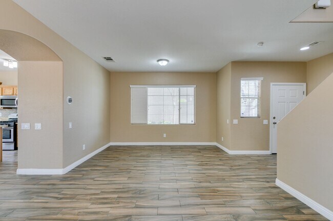 Building Photo - GORGEOUS 2 STORY HOME*4 BEDROOMS*TONS OF UPGRADES*STAINLESS STEEL APPLIANCES*