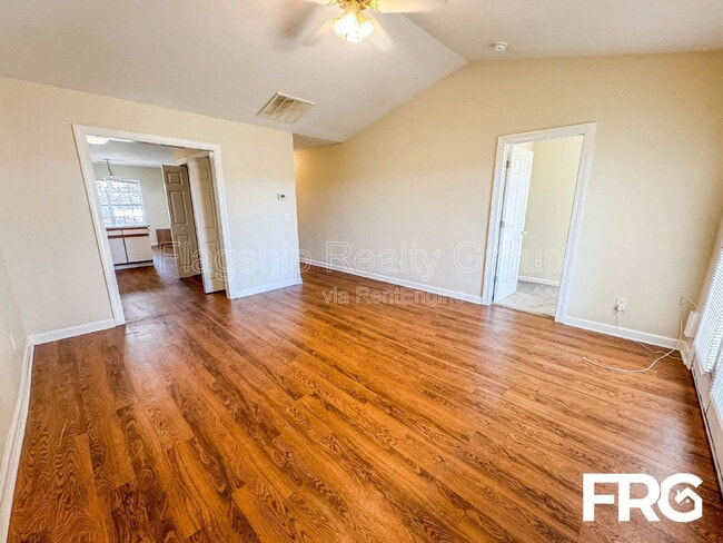 Building Photo - 5160 Deveron St